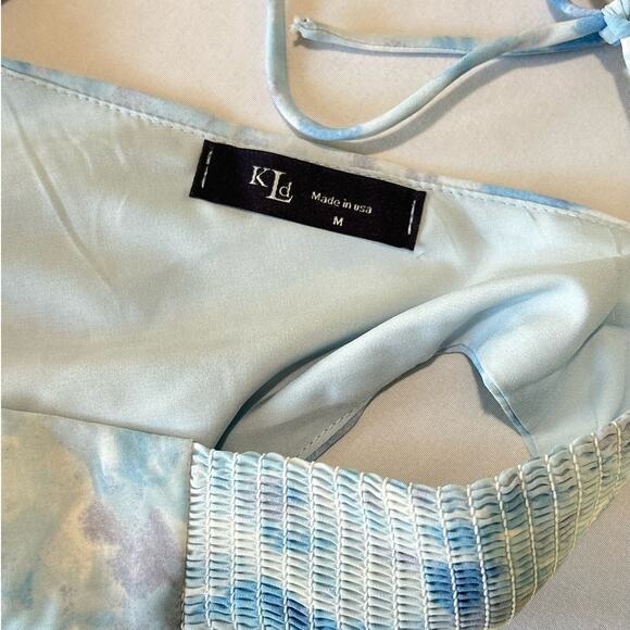 KLD Signature Blue Watercolor Sleeveless Smocked  Mini Dress V Neck Size Medium - Picture 11 of 12